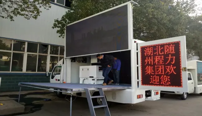 Outdoor Digital Advertising Billboard Truck with P6 LED Display Screen