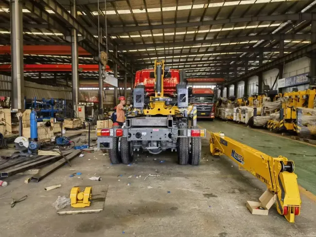 Custom Configured HOWO Zz1048d3314c1r Knuckle Boom Mounted Crane for Sale