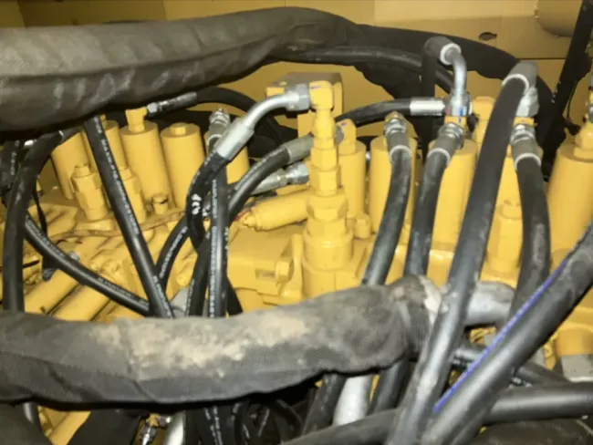 Construction Machinery Good Price 30tons Used Cat 330d Excavator for Sale