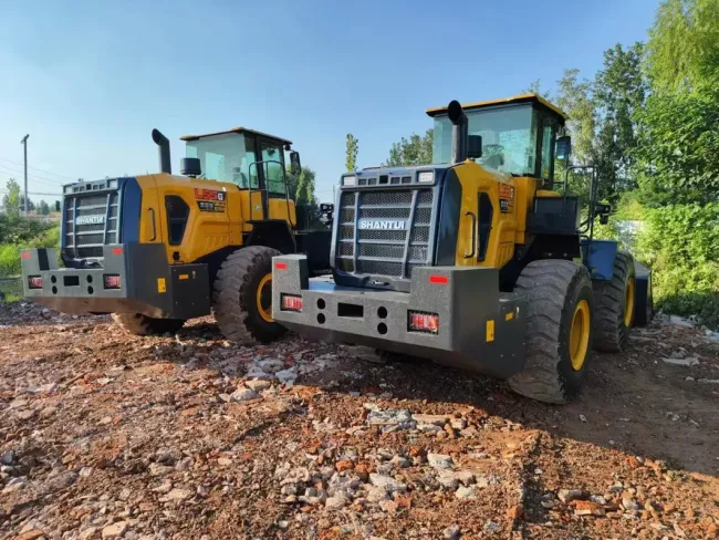 Used Shantui L55g Wheel Loader 5ton - Robust Bucket, Low Fuel Consumption