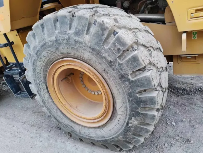 Cost-Effective used Cat 950 Loader Well Maintained, New Tires Ideal for Farm & Construction
