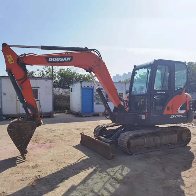 Super Low Price for Sale Used Boutique Mini Excavator Doosan 60, Small 6t Excavator High Quality Excavator, Excellent Condition