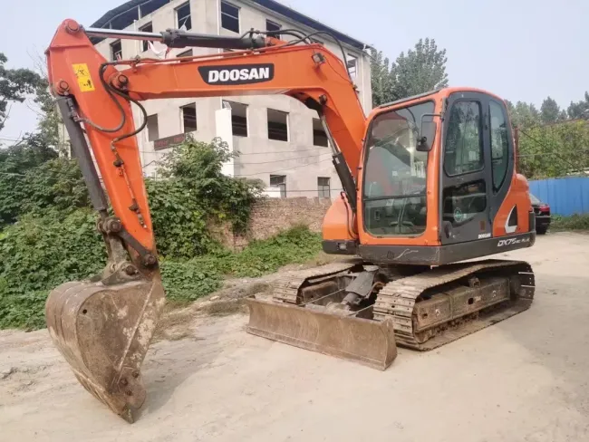 Produced in 2019 7ton 7.5ton Korean Used Doosan Dx75LC-9c Excavator Secondhand Doosan Dx75LC Mini Hydraulic Digger Low Price Low Hour for Sale