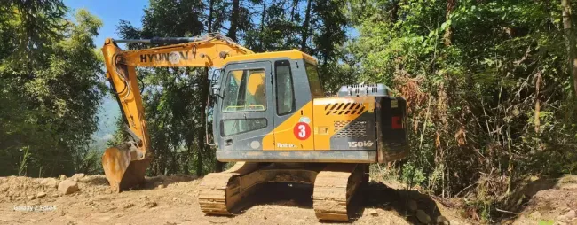 Excellent Condition Used Poclain Hyundai Excavator 110 210 215 220 305 305-9 320-7 Original From Korea Distributor for Sale
