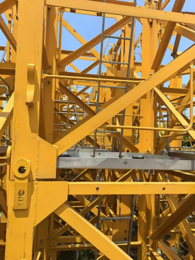 Max Lifting 60m Zoomlion Used Crane 7015-10e for Bridge and Infrastructure Construction