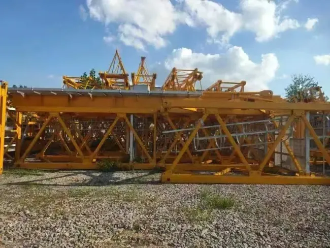Long Durability Certified Pre-Owned Tower Cranes Zoomlion T1100-63 From Lifting Heavy Materials