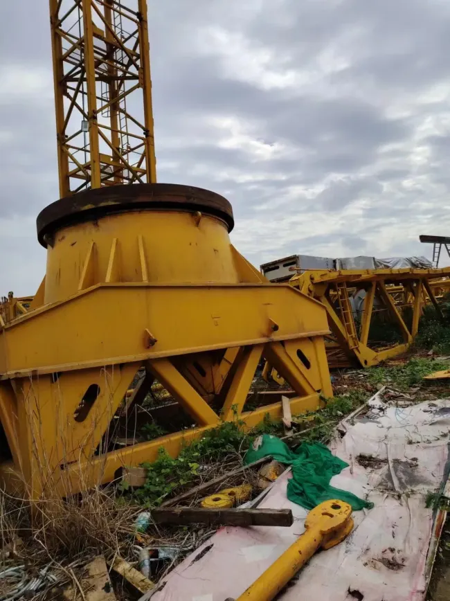 Long Durability Certified Pre-Owned Tower Cranes Zoomlion T1100-63 From Lifting Heavy Materials