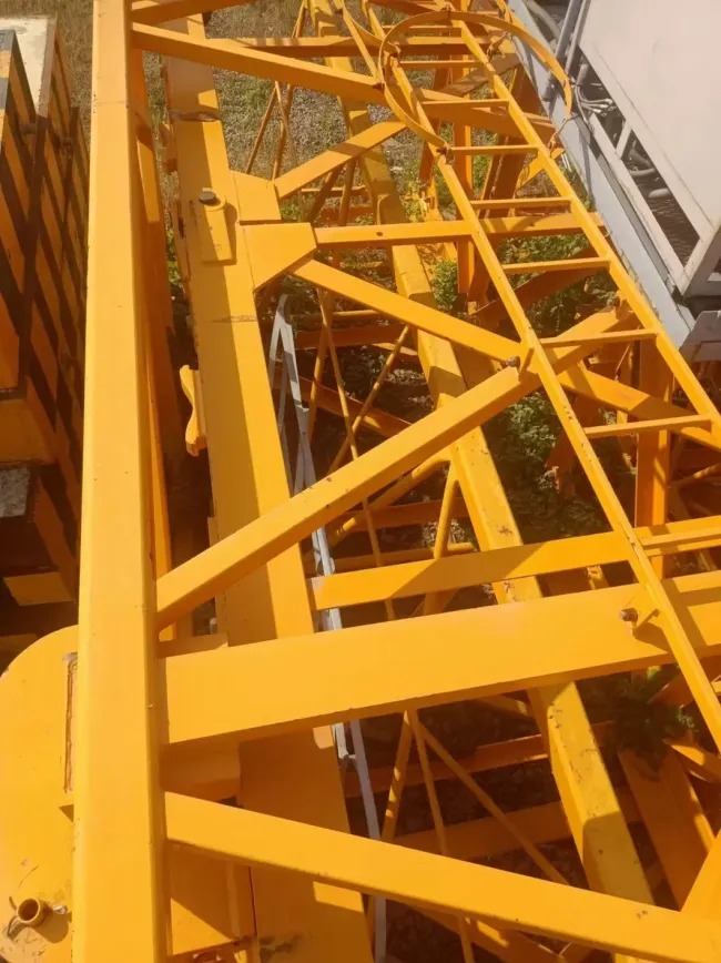 75kw Lifting Crane Zoomlion 6515-10 with Standard Mast Section 2.0m & Times; 2.0m & Times; 3.0m