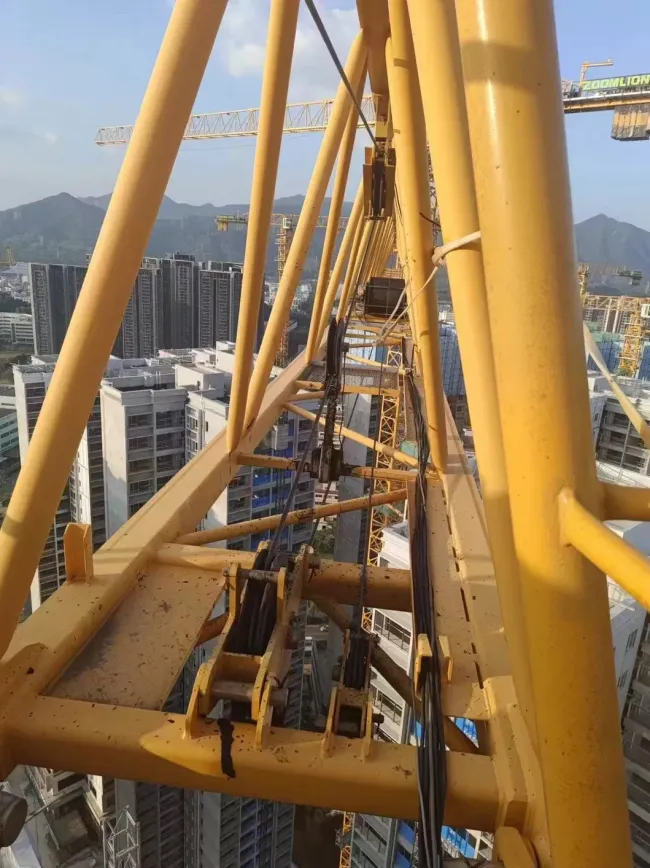 Reliable Stability Used Crane Zoomlion 7020-12 for Large-Scale Construction Building Projects