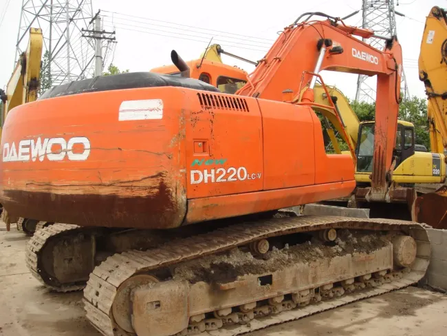 Used Crawler Excavator Daewoo Dh220 Secondhand Backhoe Hydraulic Digger with Quality