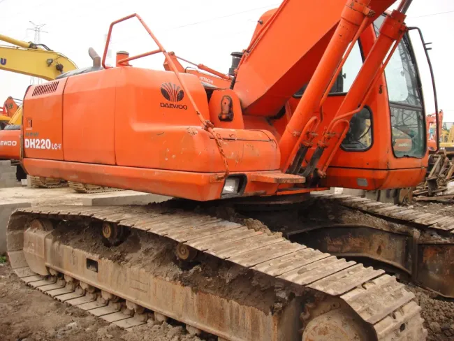 Used Crawler Excavator Daewoo Dh220 Secondhand Backhoe Hydraulic Digger with Quality