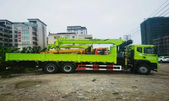 Supply Chain HOWO Lorry Mounted Straight Boom Logistics Crane for Sale