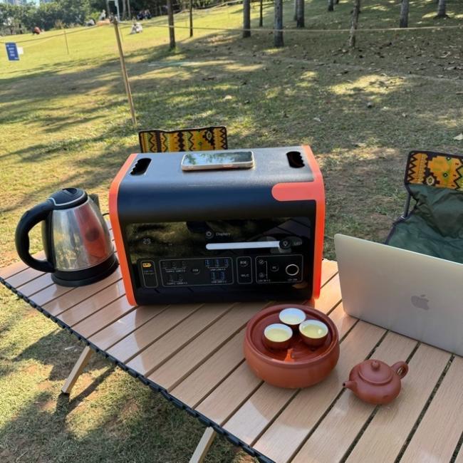 110V 230V AC and DC Output Mobile Power Supply 2200W Solar Generator Portable Energy Storage Power Station