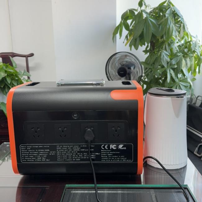 110V 230V AC and DC Output Mobile Power Supply 2200W Solar Generator Portable Energy Storage Power Station