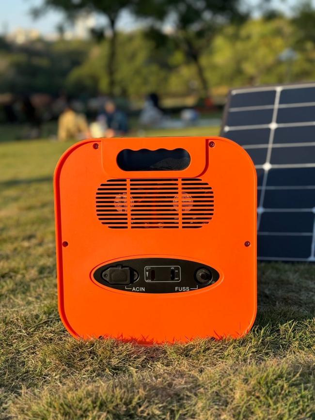 2200W Emergency Solar Portable Power Station for Outdoor Camping