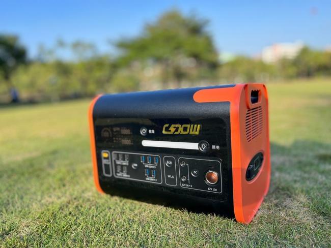 Home and Camping Mobile Power Station 2048wh Solar Generator with USB and Portable Power for Car Charging