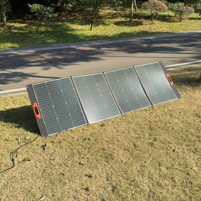 China Foldable Solar Panels Charge Mobile Phones with 22.8% Conversion Efficiency on the Go for sale