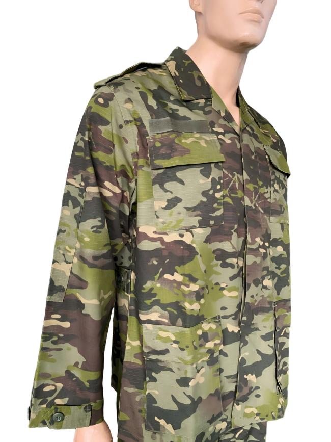 BDU Tactical Combat Suit pocket detail