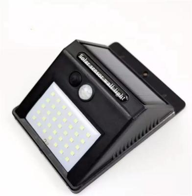 China OEM Solar Outdoor Wall Lights RoHS ETL LED Outside Solar Powered Wall Pack Light for sale