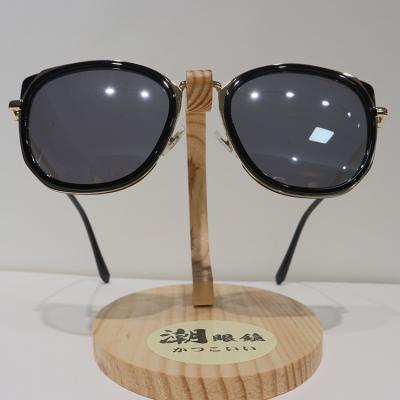China Rectangle Anti Reflective Sunglasses Oversized Gold Polarized for sale