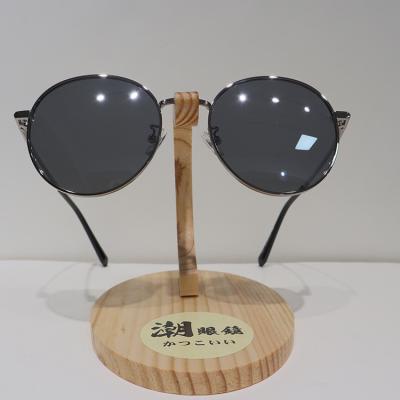 China Round Anti Reflective Sunglasses Silver Mirror Polarized PC for sale
