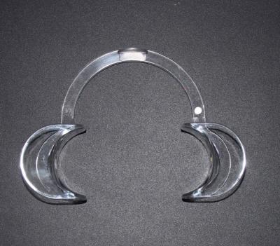 China Orthodontic Plastic C Shape Disposable Cheek Retractor Mouth Opener for sale