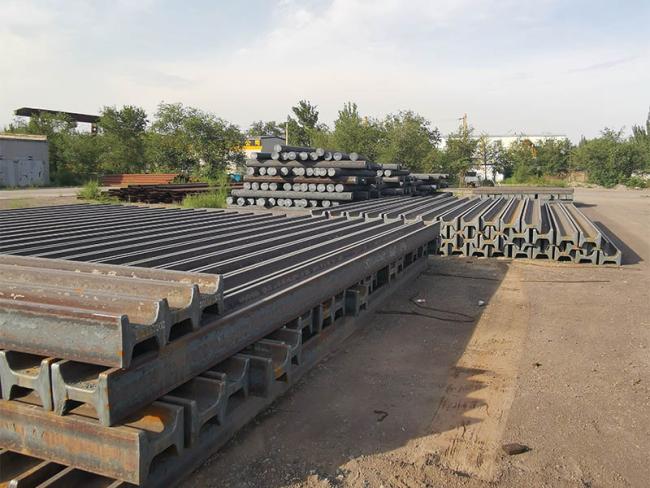 British standard bs11 train rail 700/900a 70a 75a 80r railway track steel rail