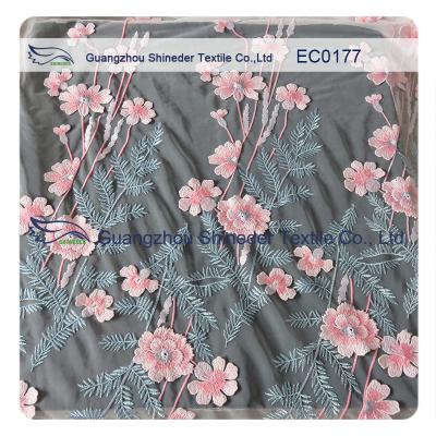China Tela bordada do laço do poliéster para a alta-costura quente da roupa do verão floral à venda