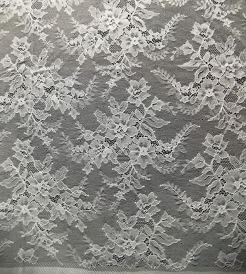 Chine Tissu de dentelle de jacquard attaché par nylon de modèle de conception de fleur par la cour à vendre