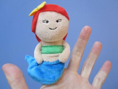 China 12cm Lovely Mermaid Plush Finger Puppets For Toddlers , Blue And Red for sale