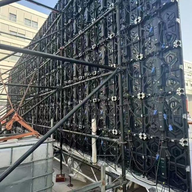 Gloshine P3.91 outdoor LED display in operation