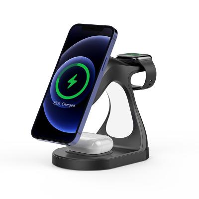 China Carga inalámbrica magnética portátil 4 en 1 Banco de energía inalámbrico Qi para iPhone en venta