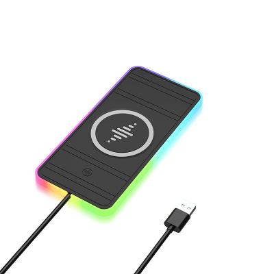 China Silicone Portable Tablet Car Wireless Charging Pad For Apple Phone And Watch On-board charging à venda