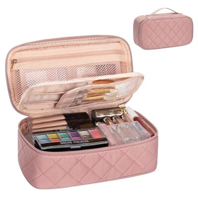 China Bolso de viaje portátil rosa lindo pequeño maquillaje cepillo organizador personalizado con compartimiento en venta