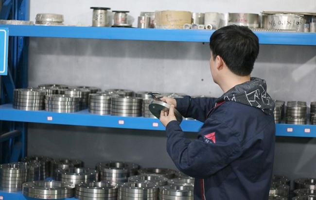 Forged titanium blind flange