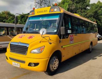 China Autobuses escolares automáticos amarillos de 46 asientos de segunda mano en venta