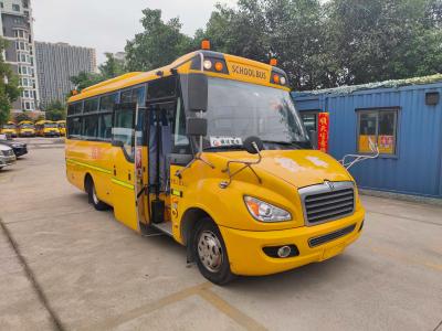 China Dongfeng 42 asientos Autobús escolar jubilado combustible diesel con motor Euro 4 en venta
