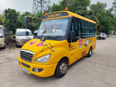 中国 ドンフェンの中古学校バス 19席 ディーゼル燃料 ユーロ4排出基準 販売のため