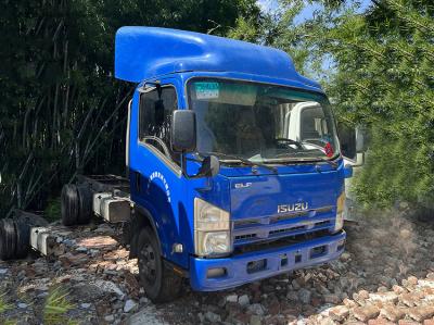 China Isuzu 4x2 camionetas usadas de carga diesel, LHD de segunda mano camión de 8 toneladas en venta