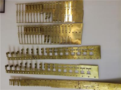 China Troqueles estampadores de la aleación de la chapa móvil de cobre amarillo del contacto 0,02 altas precisiones de la tolerancia en venta