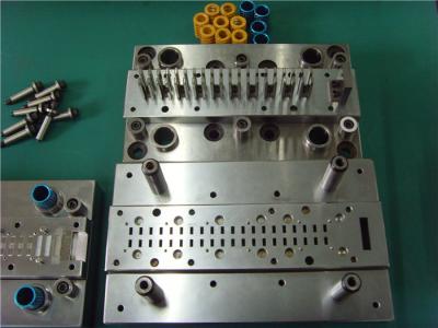 China Tooling Mould Sheet Metal Hole Punch Die Precision Rectangle Tungsten Carbide for sale