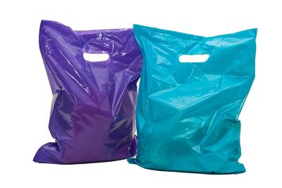 Chine 100 sacs brillants de cadeau de vente au détail de marchandises, sacs au détail en plastique matériels de LDPE à vendre