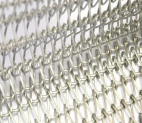 China Cadena metálica decorativa Mesh Belt Chain Link Fence Mesh Fabric en venta