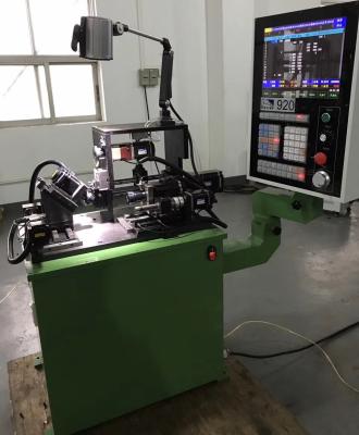 China El alambre automático que forma el tornillo de máquina envuelve la máquina de las mangas del hilo en venta