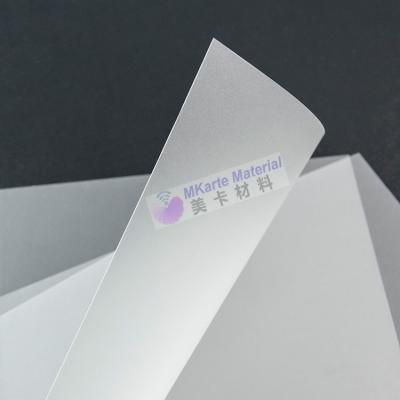 China Folha plástica de envelhecimento do PC resistente da produção do cartão da identificação à venda