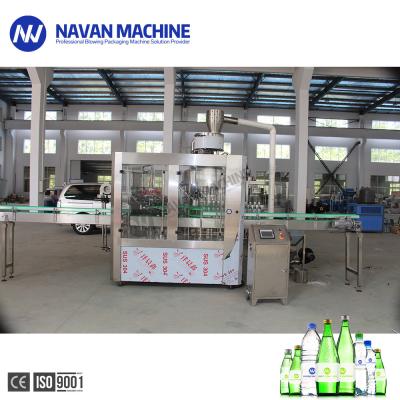 China El líquido automático de la botella de cristal no provee de gas la máquina de rellenar con las cubiertas plásticas en venta