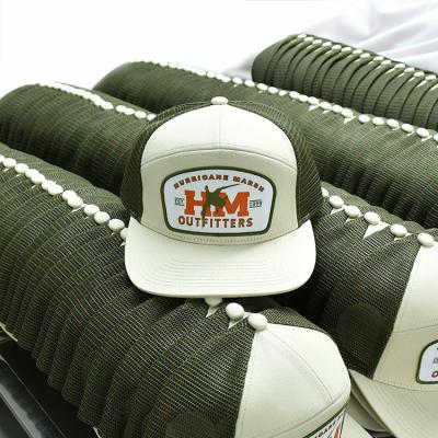 China Modern High Profile Flat Brim Mesh Cap With Snapback Closure Embroidered Logo for sale