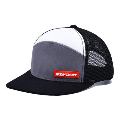 China 7 Panel Flat Bill Rubber Patch Logo Polyester Mesh Snapback Cap Mixed Color Structured for sale