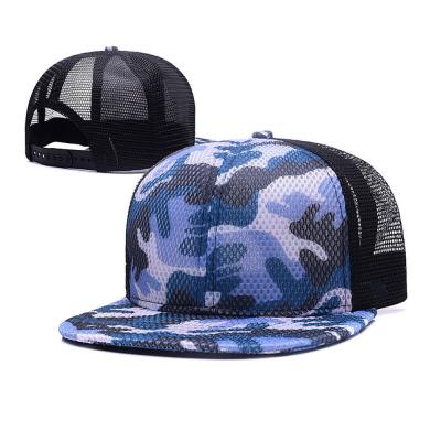 China 100% Polyester Camo Flat Brim Trucker Hat , Unisex Fitted 5 Panel Hat With Plastic Buckle for sale