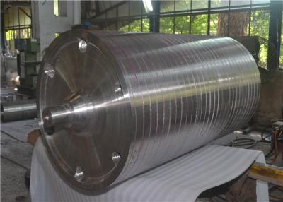 Chine Rouleau compresseur de machine à papier cannelé pour la machine de fabrication de papier à vendre